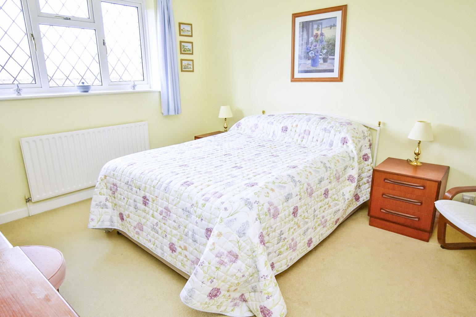 A BEDROOM 2.JPG